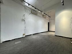 Ang Mo Kio Avenue 6 (D20), Shop House #610368581
